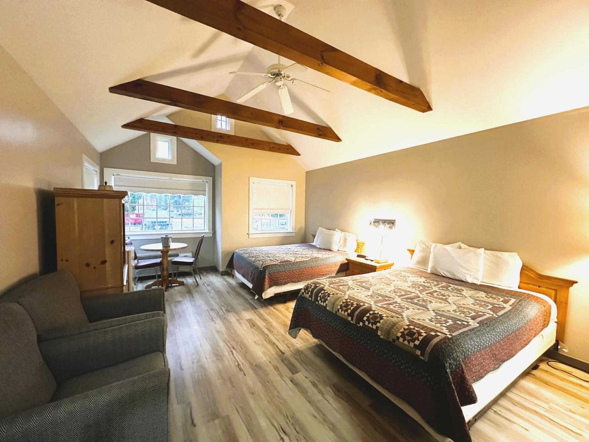 Spruce Lane Lodge And Cottages Smoketown  Экстерьер фото
