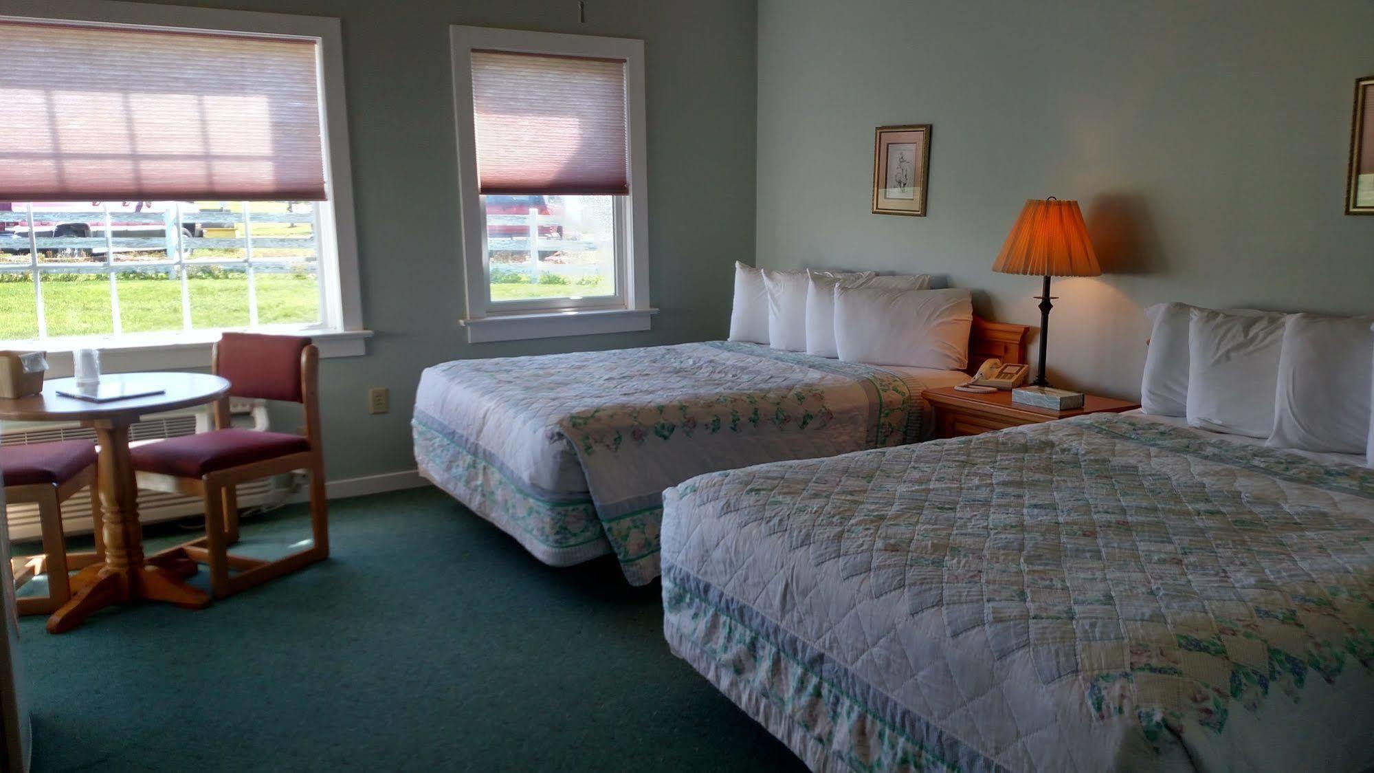 Spruce Lane Lodge And Cottages Smoketown  Экстерьер фото