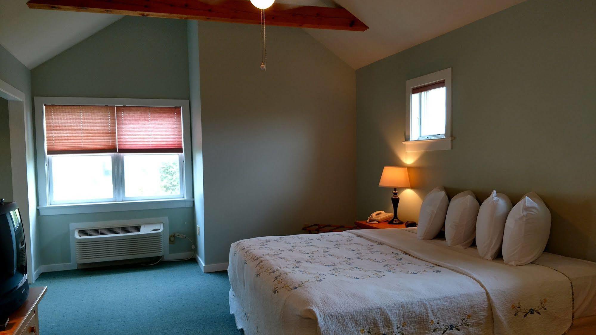 Spruce Lane Lodge And Cottages Smoketown  Экстерьер фото