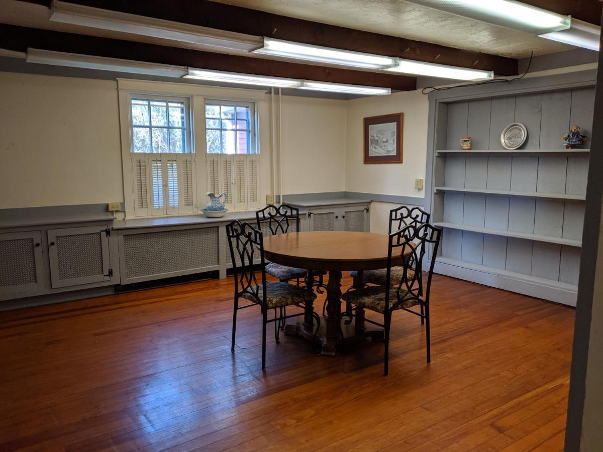 Spruce Lane Lodge And Cottages Smoketown  Экстерьер фото