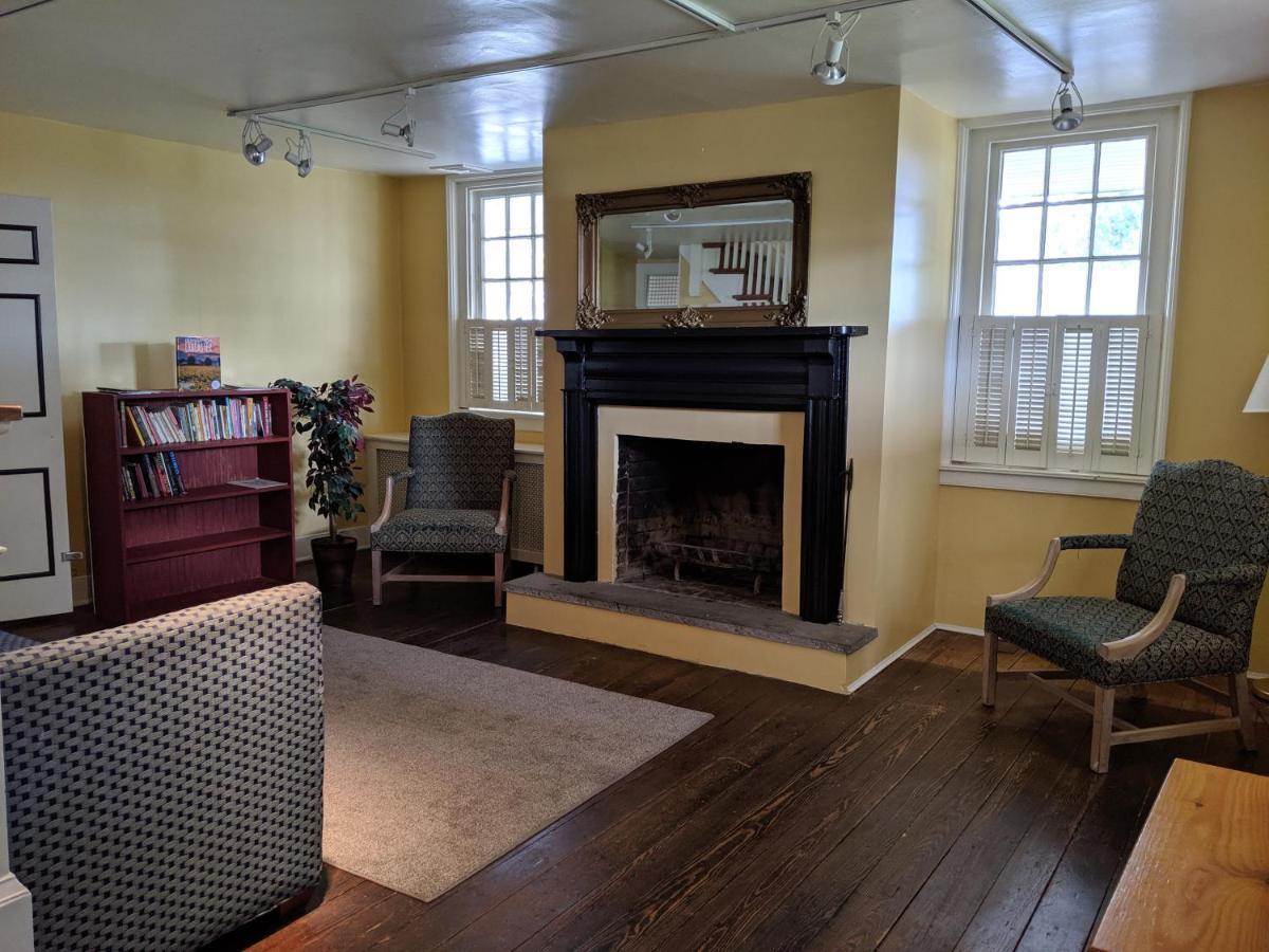 Spruce Lane Lodge And Cottages Smoketown  Экстерьер фото